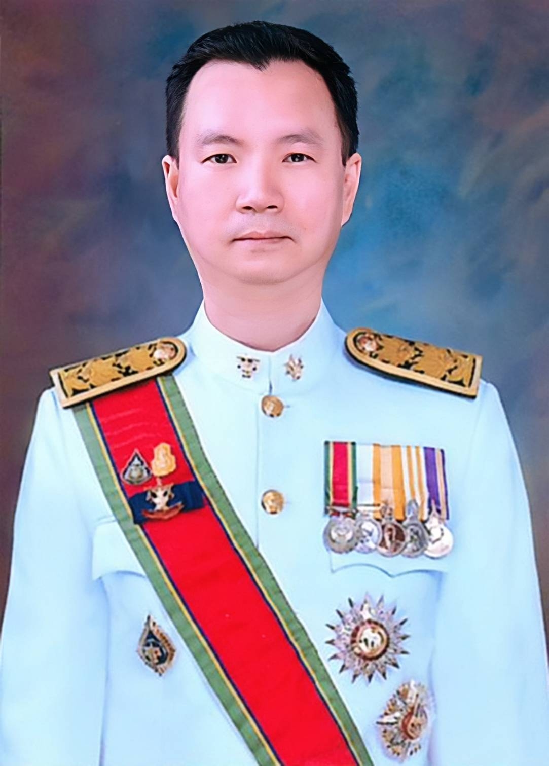 Mr.Parinya  Penpairatkul