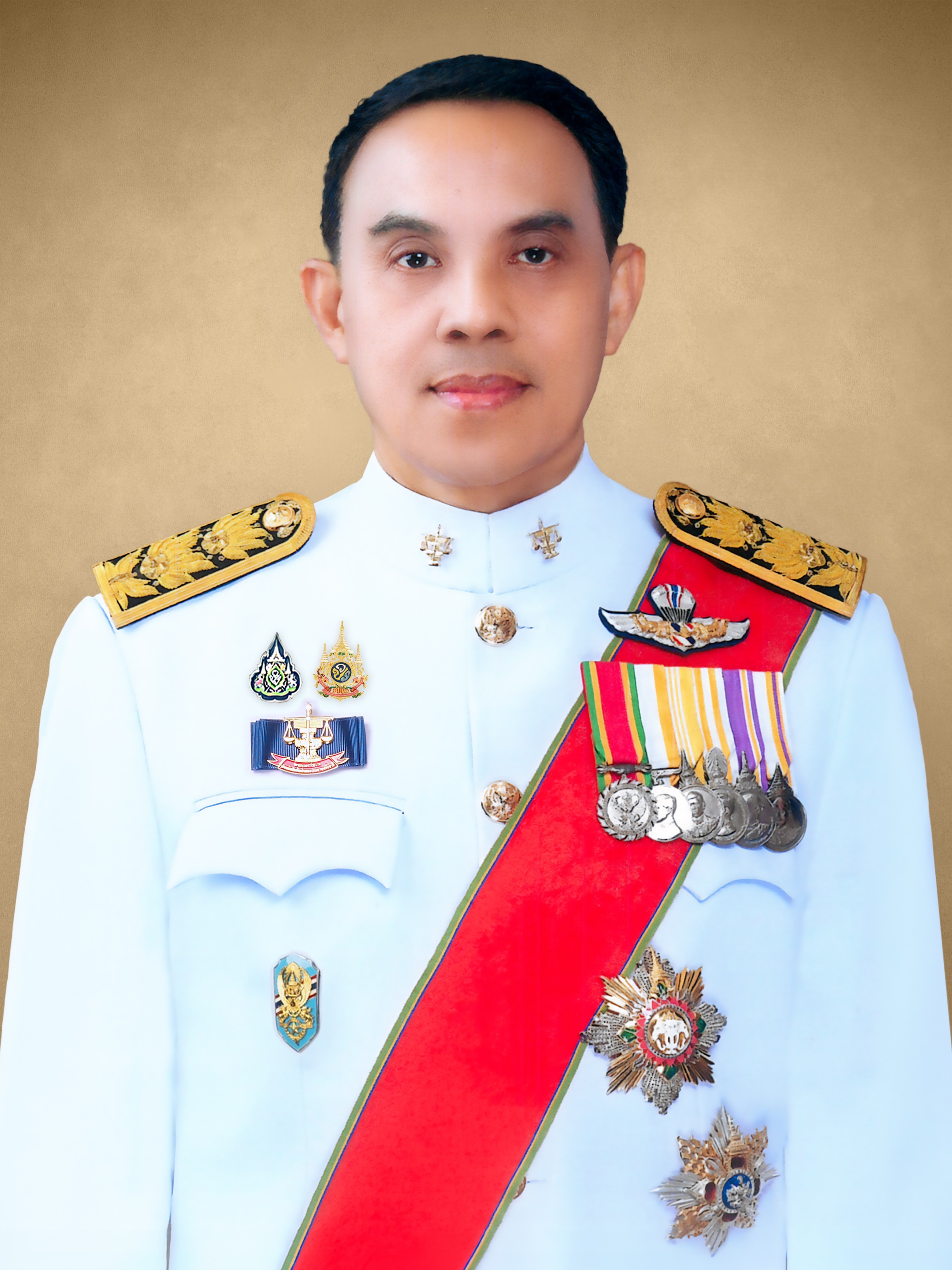 Mr.Thanapol komalakul na nakorn