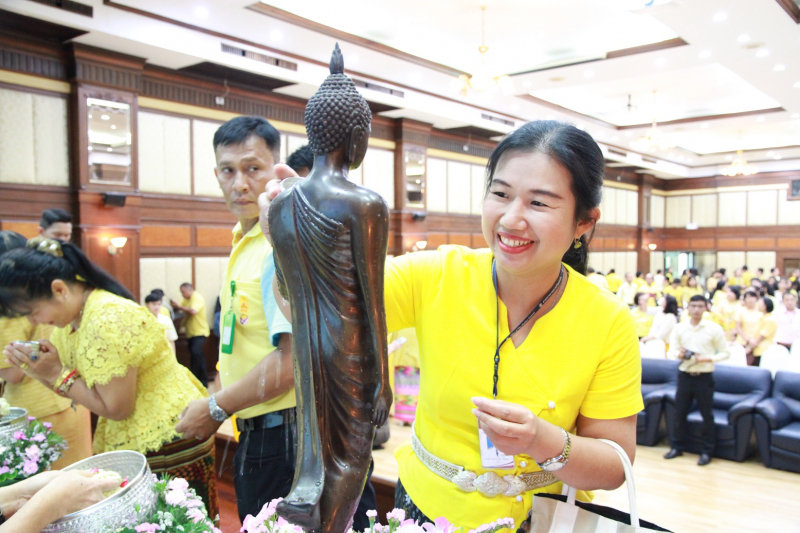 สรงน้ำพระรดน้ำขอพร ประจำปี 2562
