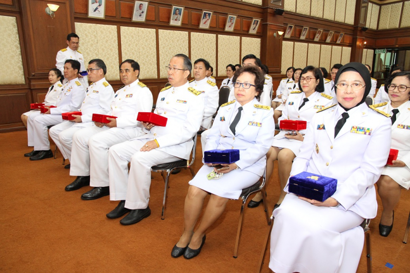 พิธีรับพระราชทานเครื่องราชอิสริยาภรณ์ ประจำปี 2560