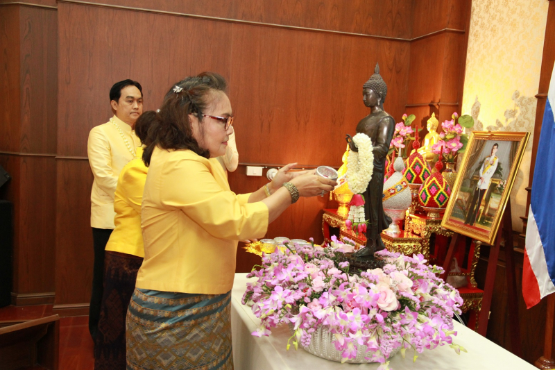 สรงน้ำพระรดน้ำขอพร ประจำปี 2562
