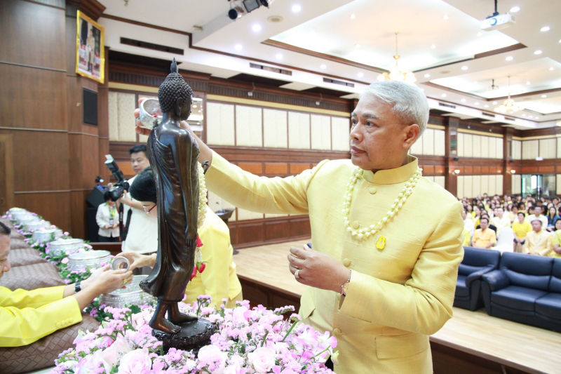 สรงน้ำพระรดน้ำขอพร ประจำปี 2562