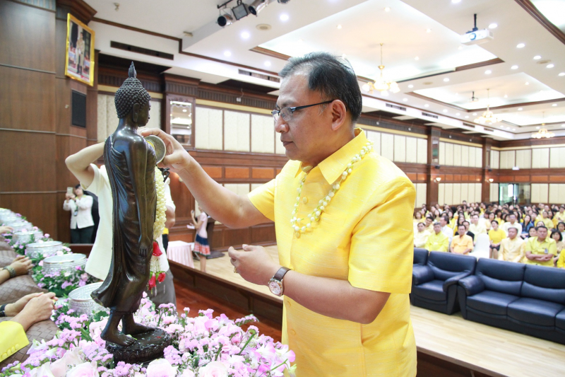 สรงน้ำพระรดน้ำขอพร ประจำปี 2562