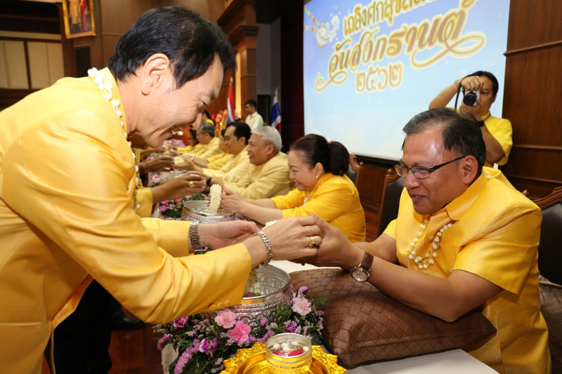 สรงน้ำพระรดน้ำขอพร ประจำปี 2562