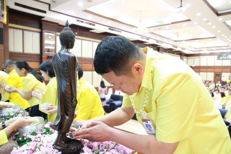 สรงน้ำพระรดน้ำขอพร ประจำปี 2562
