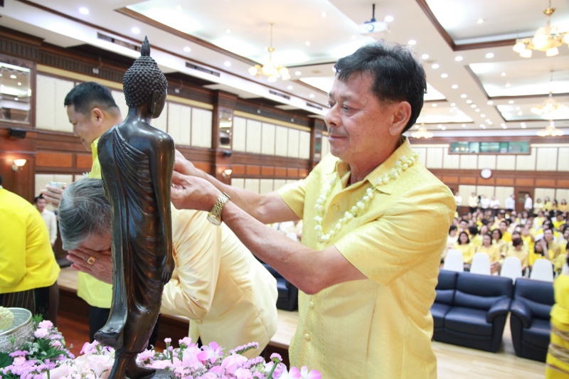 สรงน้ำพระรดน้ำขอพร ประจำปี 2562