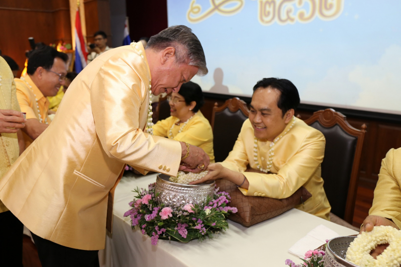 สรงน้ำพระรดน้ำขอพร ประจำปี 2562