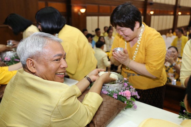 สรงน้ำพระรดน้ำขอพร ประจำปี 2562