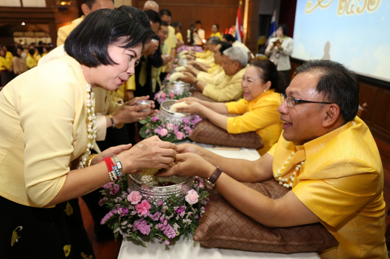 สรงน้ำพระรดน้ำขอพร ประจำปี 2562