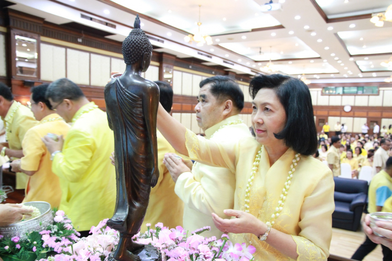 สรงน้ำพระรดน้ำขอพร ประจำปี 2562