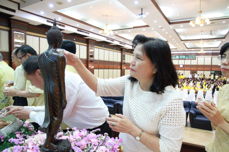 สรงน้ำพระรดน้ำขอพร ประจำปี 2562