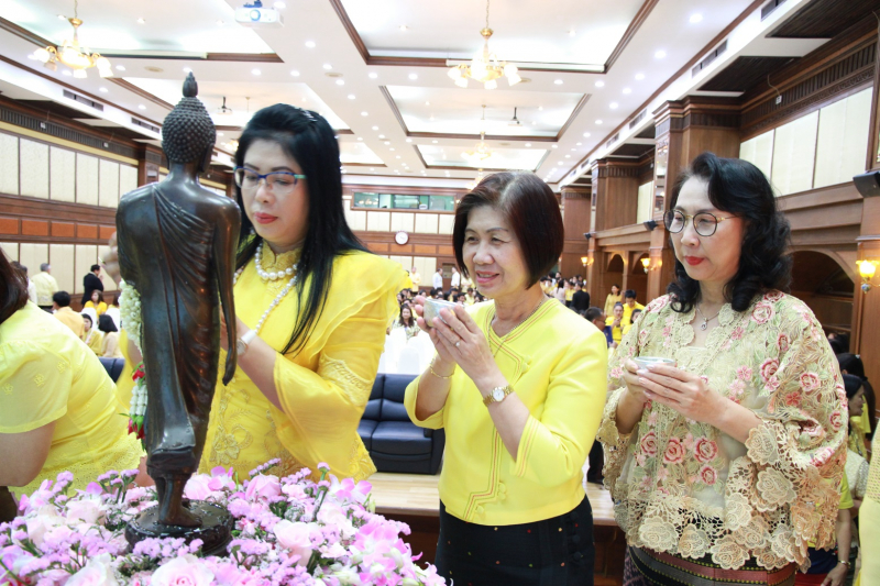 สรงน้ำพระรดน้ำขอพร ประจำปี 2562