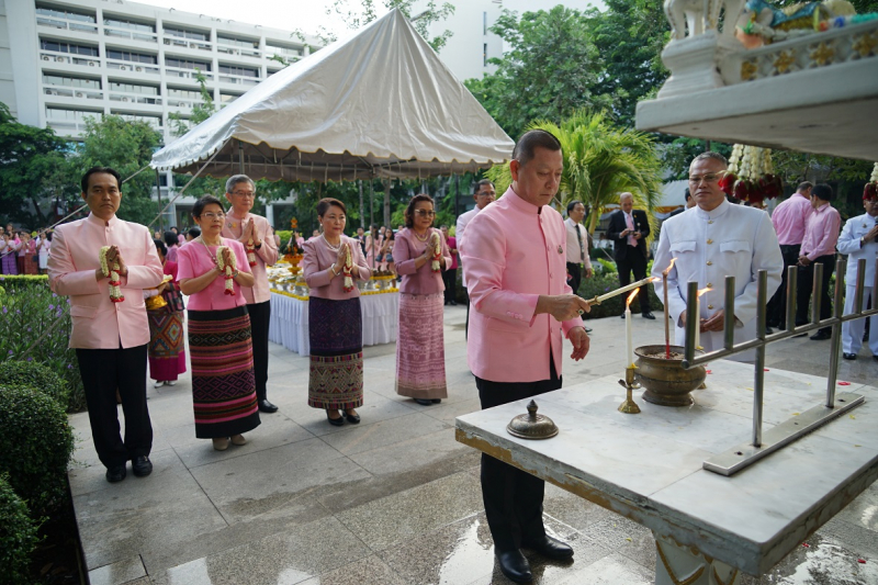 พิธีบวงสรวงเนื่องในวันคล้ายวันสถาปนา สำนักงานการตรวจเงินแผ่นดิน ครบรอบ 104 ปี