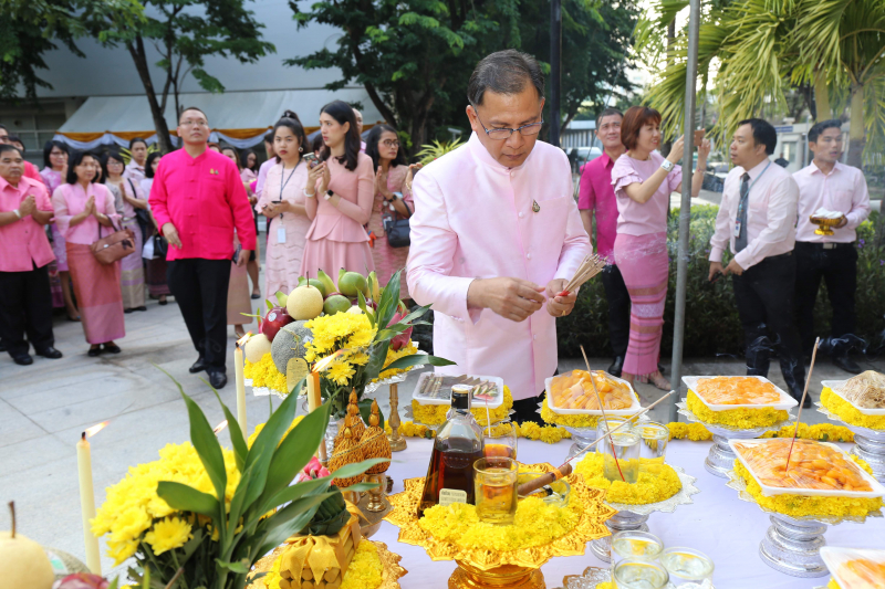 พิธีบวงสรวงเนื่องในวันคล้ายวันสถาปนา สำนักงานการตรวจเงินแผ่นดิน ครบรอบ 104 ปี