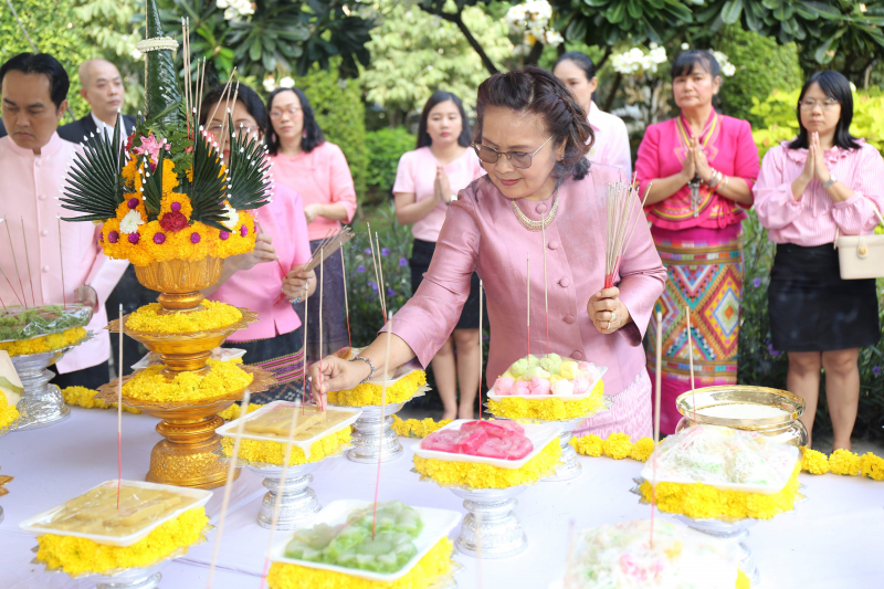 พิธีบวงสรวงเนื่องในวันคล้ายวันสถาปนา สำนักงานการตรวจเงินแผ่นดิน ครบรอบ 104 ปี