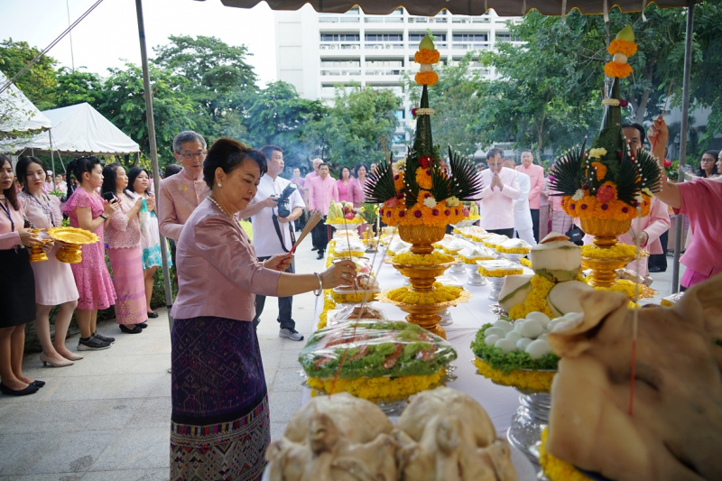 พิธีบวงสรวงเนื่องในวันคล้ายวันสถาปนา สำนักงานการตรวจเงินแผ่นดิน ครบรอบ 104 ปี