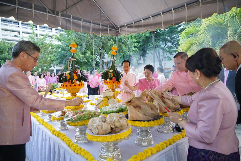 พิธีบวงสรวงเนื่องในวันคล้ายวันสถาปนา สำนักงานการตรวจเงินแผ่นดิน ครบรอบ 104 ปี