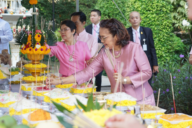 พิธีบวงสรวงเนื่องในวันคล้ายวันสถาปนา สำนักงานการตรวจเงินแผ่นดิน ครบรอบ 104 ปี