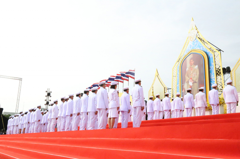 พิธีทำบุญตักบาตรและพิธีถวายสัตย์ปฏิญาณ
