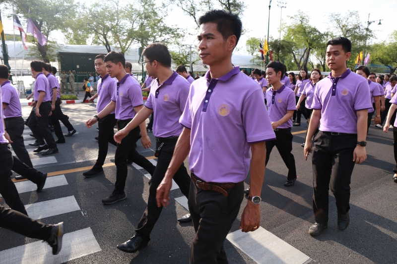 สตง.ร่วมริ้วขบวนอัญเชิญเครื่องราชสักการะ และร่วมพิธีจุดเทียนถวายพระพรชัยมงคล 