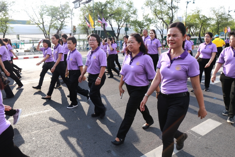 สตง.ร่วมริ้วขบวนอัญเชิญเครื่องราชสักการะ และร่วมพิธีจุดเทียนถวายพระพรชัยมงคล 