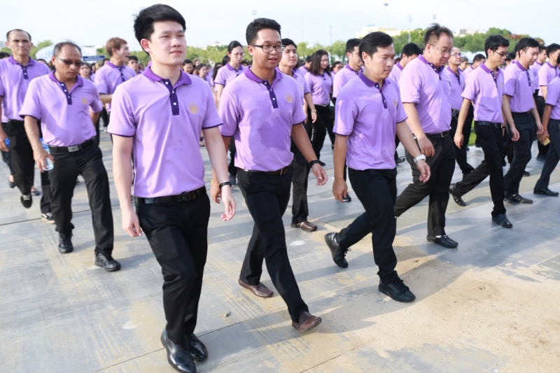 สตง.ร่วมริ้วขบวนอัญเชิญเครื่องราชสักการะ และร่วมพิธีจุดเทียนถวายพระพรชัยมงคล 