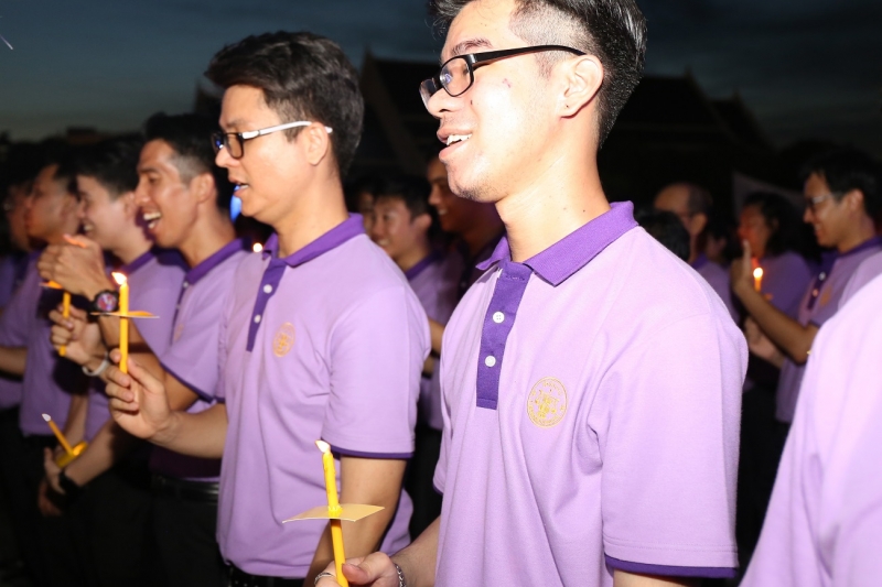 สตง.ร่วมริ้วขบวนอัญเชิญเครื่องราชสักการะ และร่วมพิธีจุดเทียนถวายพระพรชัยมงคล 