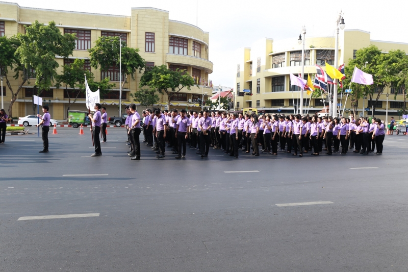 สตง.ร่วมริ้วขบวนอัญเชิญเครื่องราชสักการะ และร่วมพิธีจุดเทียนถวายพระพรชัยมงคล 