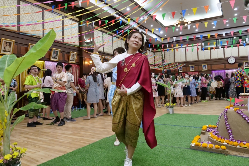 กิจกรรม สตง. 108 ปี สายใยผูกพัน สืบสานประเพณีสงกรานต์