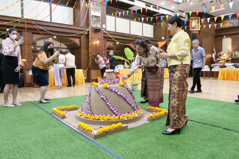 กิจกรรม สตง. 108 ปี สายใยผูกพัน สืบสานประเพณีสงกรานต์