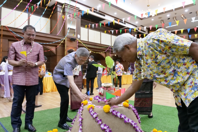 กิจกรรม สตง. 108 ปี สายใยผูกพัน สืบสานประเพณีสงกรานต์