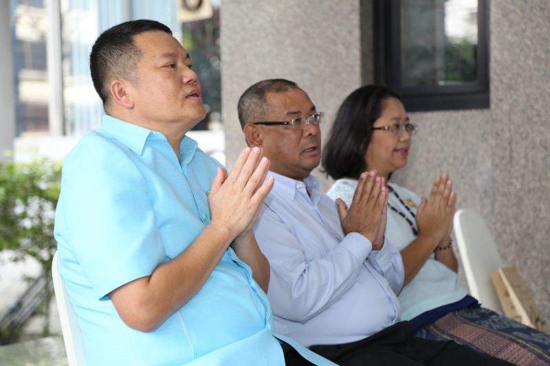 พิธีทำบุญตักบาตรข้าวสารอาหารแห้ง คณะสงฆ์จำนวน 9 รูป 