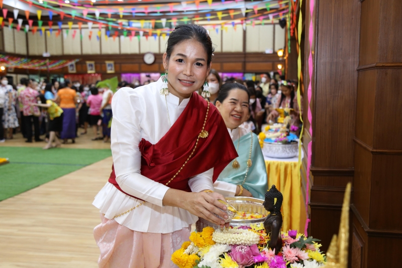 กิจกรรม สตง. 108 ปี สายใยผูกพัน สืบสานประเพณีสงกรานต์
