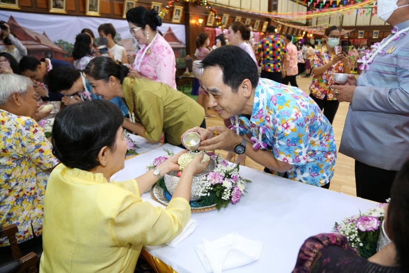 กิจกรรม สตง. 108 ปี สายใยผูกพัน สืบสานประเพณีสงกรานต์