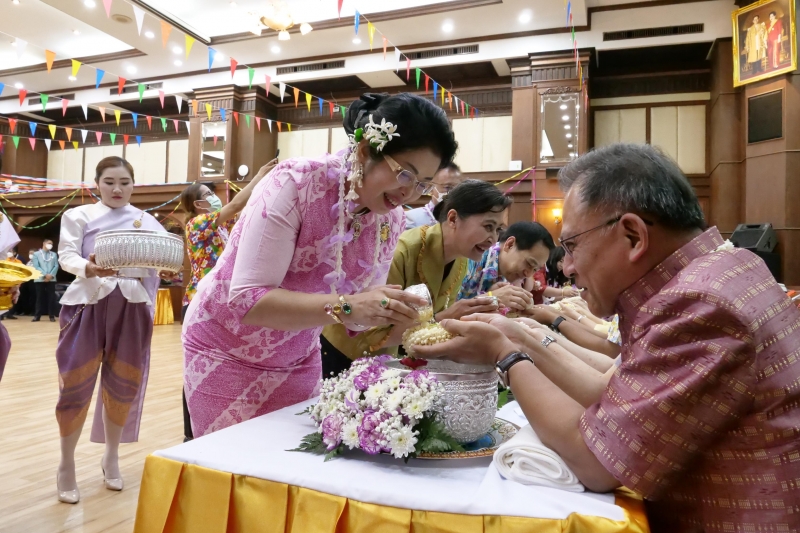 กิจกรรม สตง. 108 ปี สายใยผูกพัน สืบสานประเพณีสงกรานต์