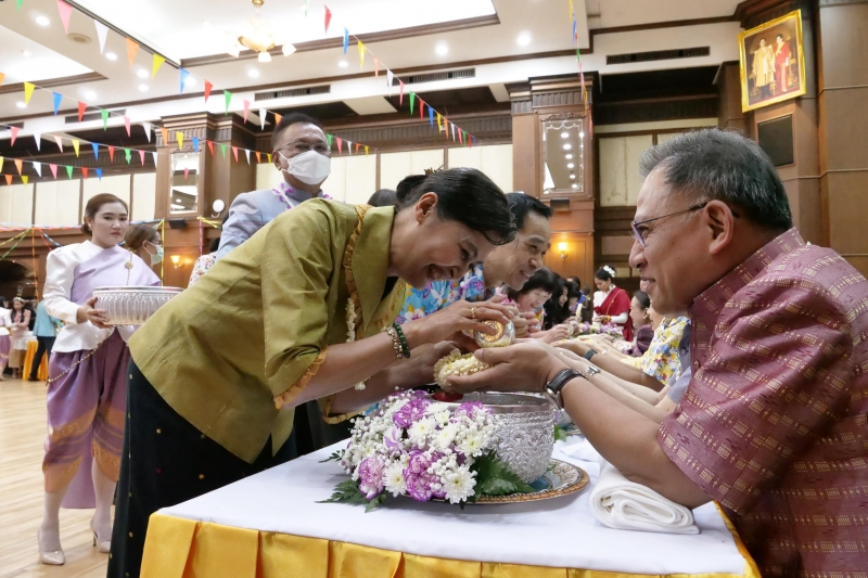 กิจกรรม สตง. 108 ปี สายใยผูกพัน สืบสานประเพณีสงกรานต์