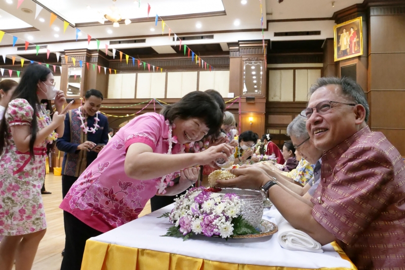 กิจกรรม สตง. 108 ปี สายใยผูกพัน สืบสานประเพณีสงกรานต์