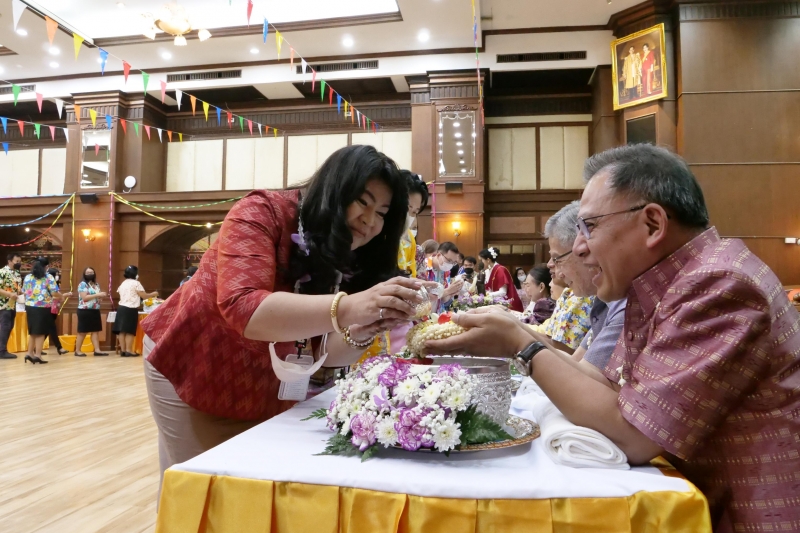 กิจกรรม สตง. 108 ปี สายใยผูกพัน สืบสานประเพณีสงกรานต์