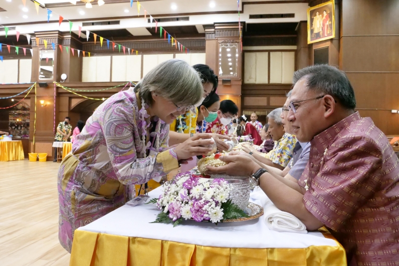 กิจกรรม สตง. 108 ปี สายใยผูกพัน สืบสานประเพณีสงกรานต์