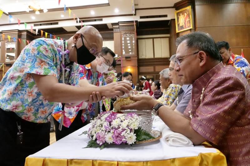 กิจกรรม สตง. 108 ปี สายใยผูกพัน สืบสานประเพณีสงกรานต์