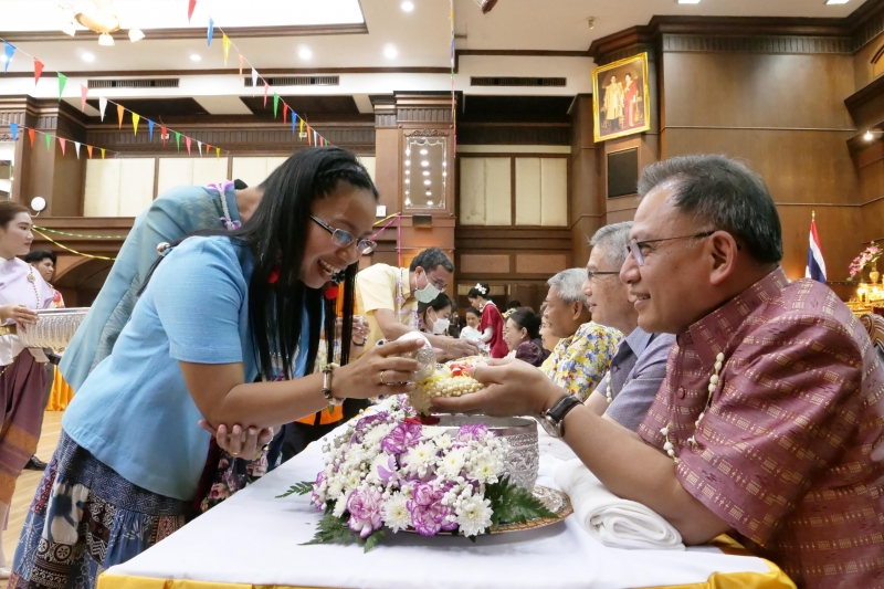 กิจกรรม สตง. 108 ปี สายใยผูกพัน สืบสานประเพณีสงกรานต์