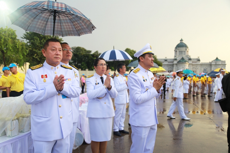 พิธีทำบุญตักบาตร พิธีถวายบังคมและวางพวงมาลา เนื่องในวันปิยมหาราช พุทธศักราช 2561