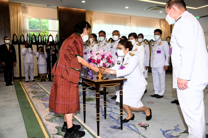 สมเด็จพระกนิษฐาธิราชเจ้า กรมสมเด็จพระเทพรัตนราชสุดา ฯ สยามบรมราชกุมารี พระราชทานพระราชวโรกาสให้คณะกรรมการตรวจเงินแผ่นดิน ผู้ว่าก