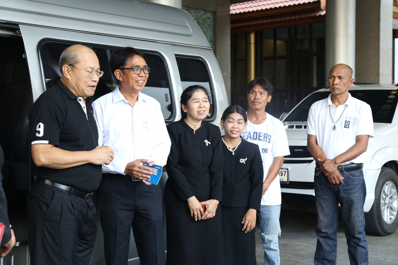 ผู้ว่าการตรวจเงินแผ่นดิน มอบรถยนต์แก่โรงเรียนบ้านดอน-นกเอี้ยงเก่า