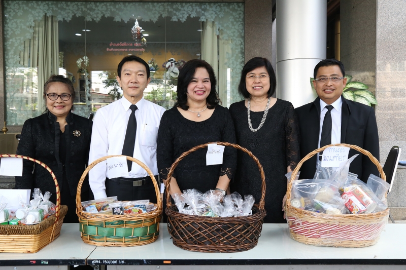 ทำบุญตักบาตรข้าวสารอาหารแห้ง ประจำเดือนเดือนพฤษภาคม 2560