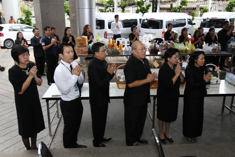 ทำบุญตักบาตรข้าวสารอาหารแห้ง ประจำเดือนเดือนมิถุนายน 2560