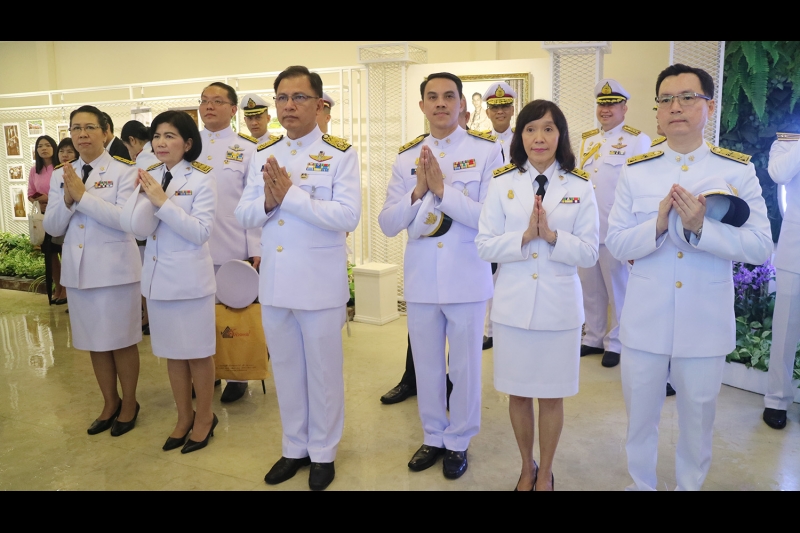 พิธีทำบุญตักบาตร พิธีถวายบังคมและวางพวงมาลา เนื่องในวันปิยมหาราช พุทธศักราช 2561