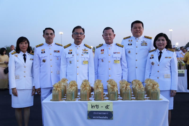 สตง.ร่วมพิธีทำบุญตักบาตรบำเพ็ญกุศลอุทิศถวายพระราชกุศลฯ 5 ธันวาคม 2561