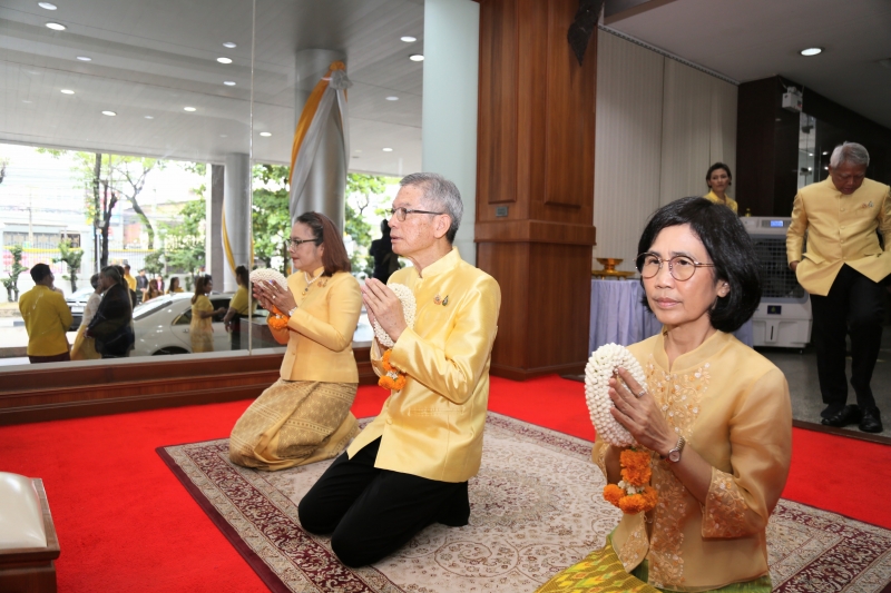 พิธีทำบุญตักบาตรข้าวสารอาหารแห้ง คณะสงฆ์จำนวน 9 รูป 