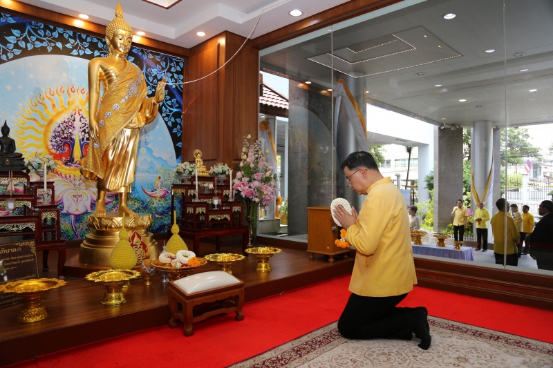 พิธีทำบุญตักบาตรข้าวสารอาหารแห้ง คณะสงฆ์จำนวน 9 รูป 